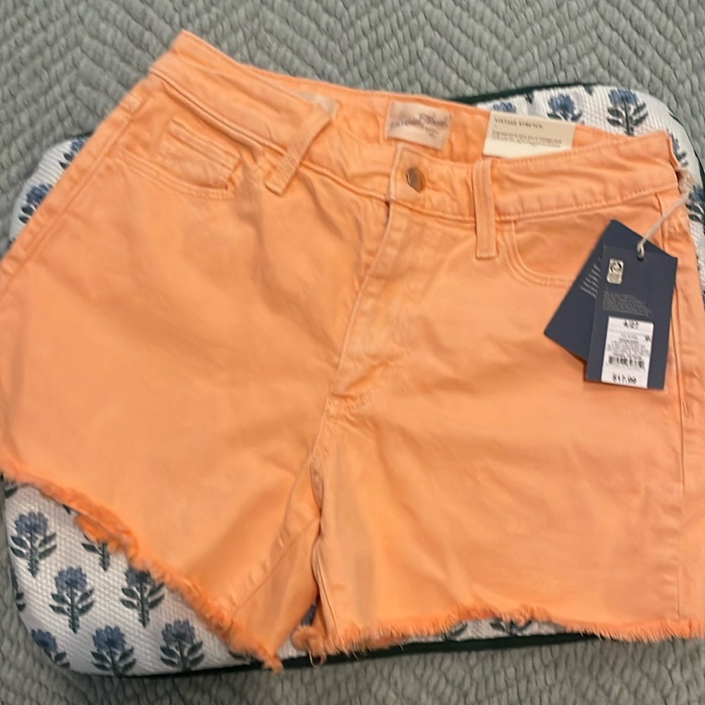NWT - Peach vintage jean shorts!